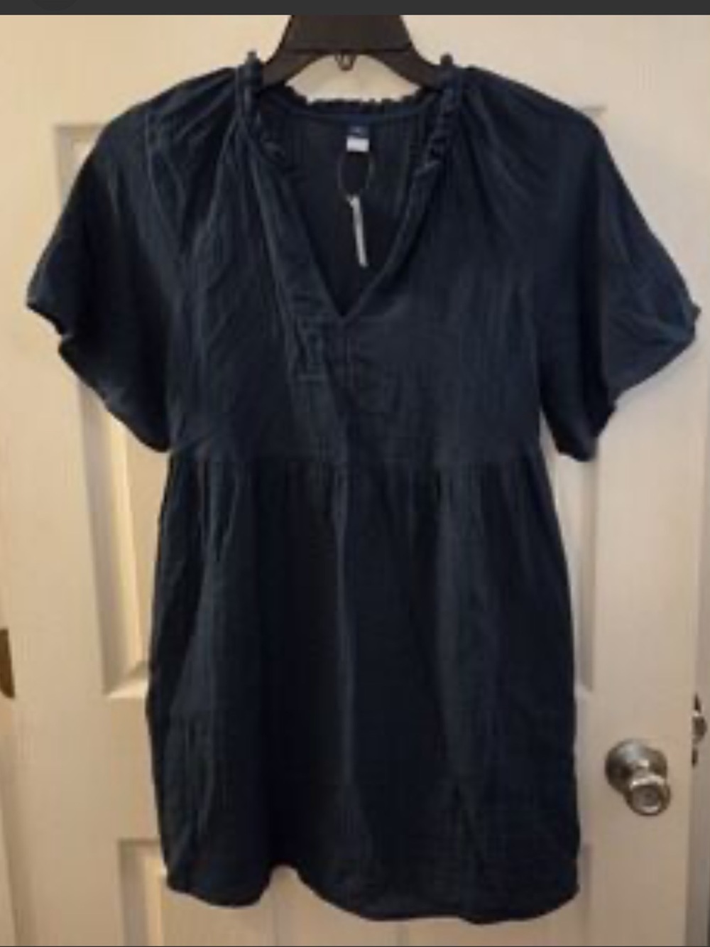 Women's Black Short-Sleeve V-Neck Tunic Dress